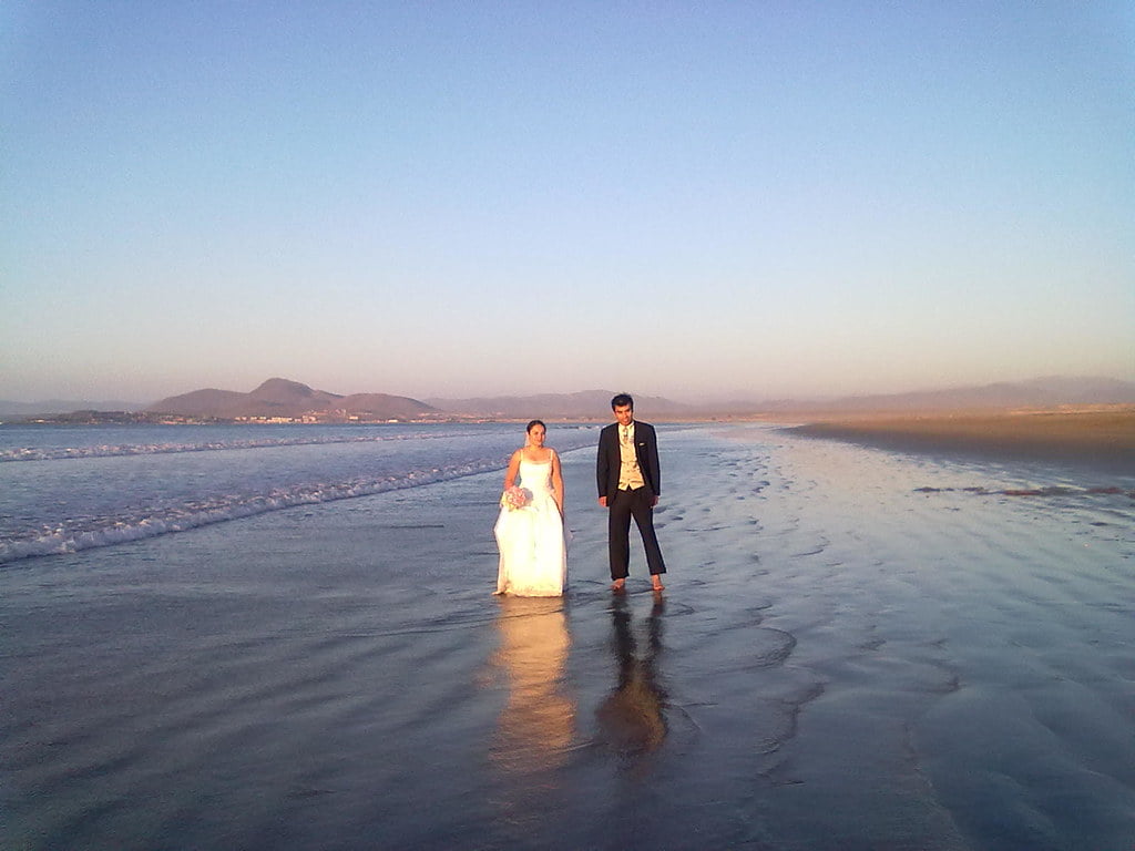 Blanca y radiante va la novia (8)